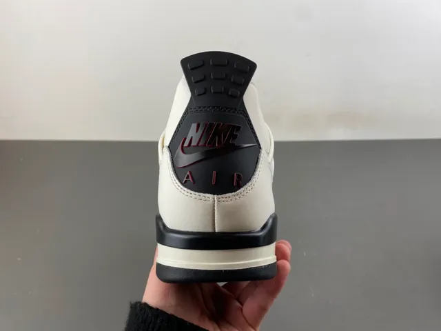 Air Jordan 4 Off-White and Black chaussures de basketball 4