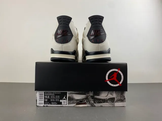 Air Jordan 4 Off-White and Black chaussures de basketball 16