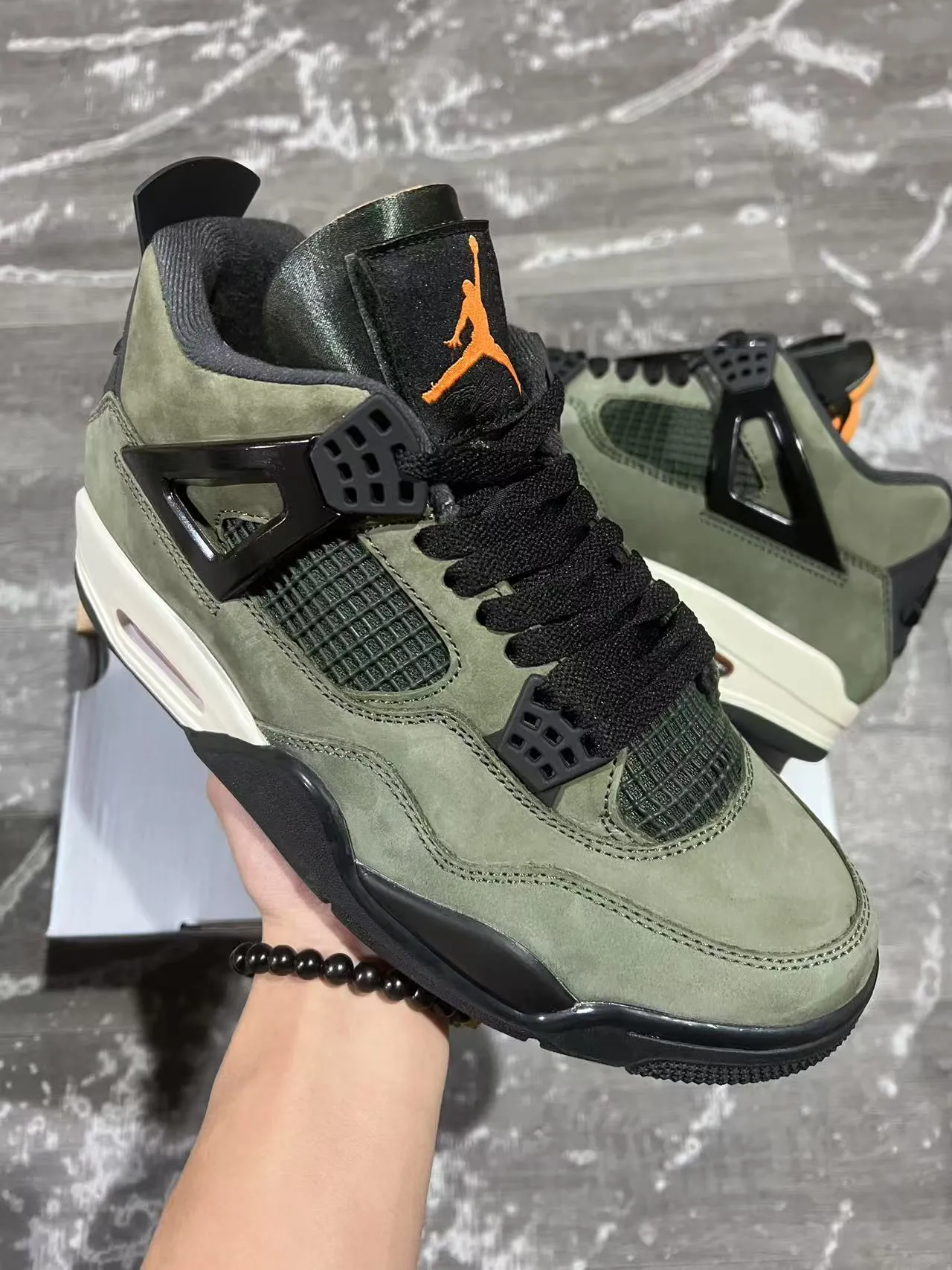Air Jordan 4 橄榄绿麂皮高帮篮球鞋 2