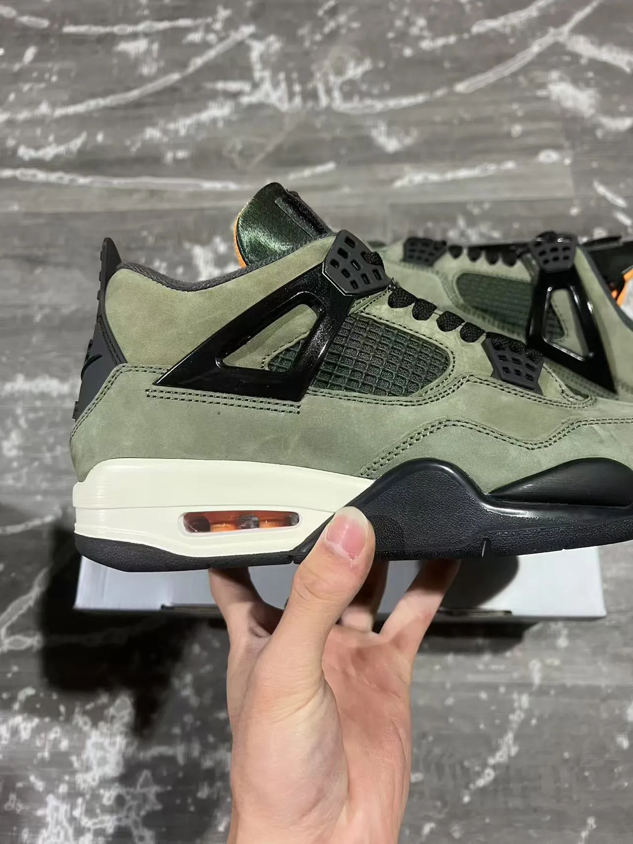 Air Jordan 4 橄榄绿麂皮高帮篮球鞋 7