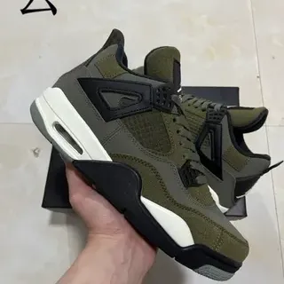 Tênis de basquete Air Jordan 4 verde-oliva com ilhós de asa