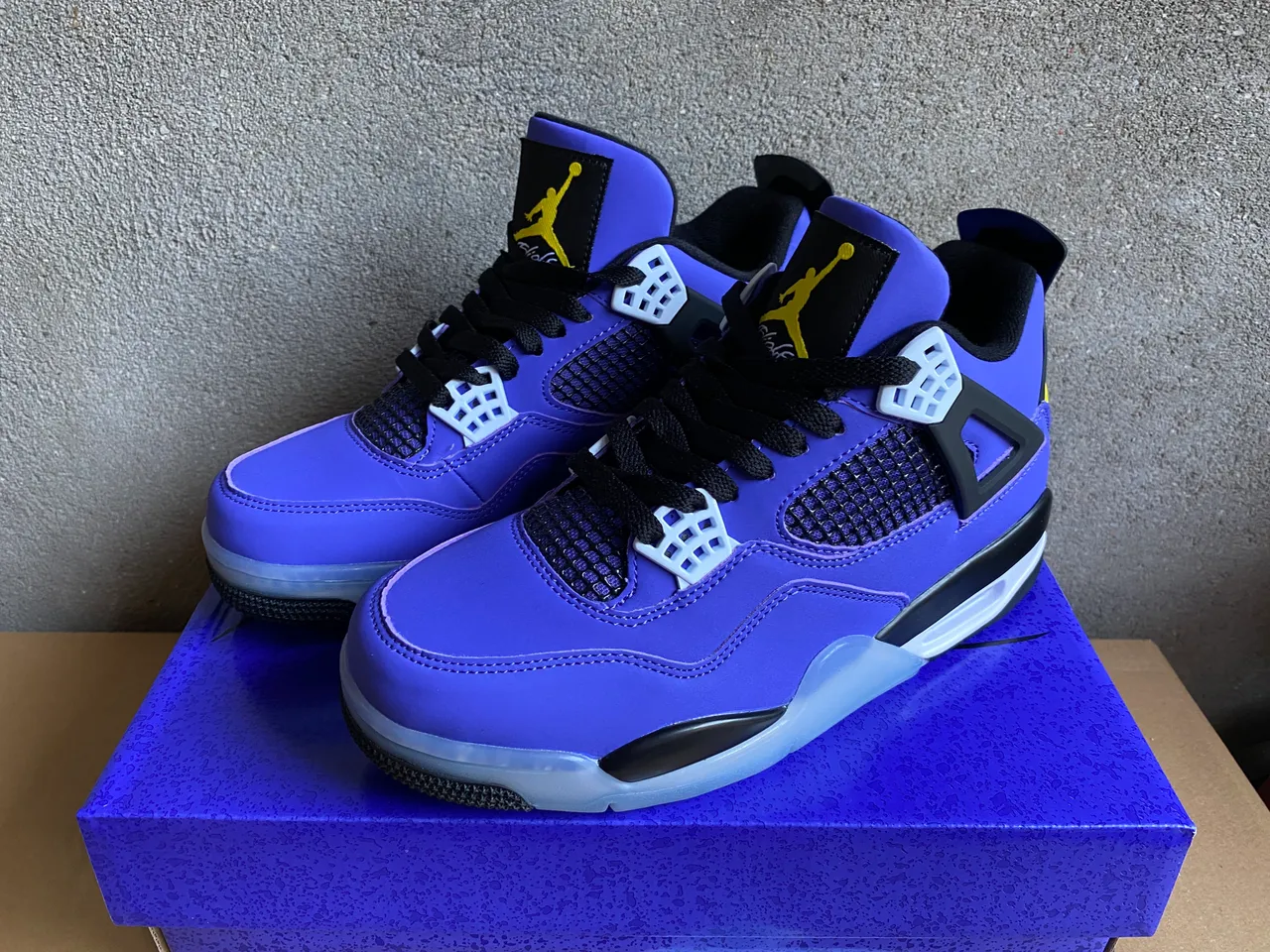 Air Jordan 4 紫色黑色白色篮球鞋 2