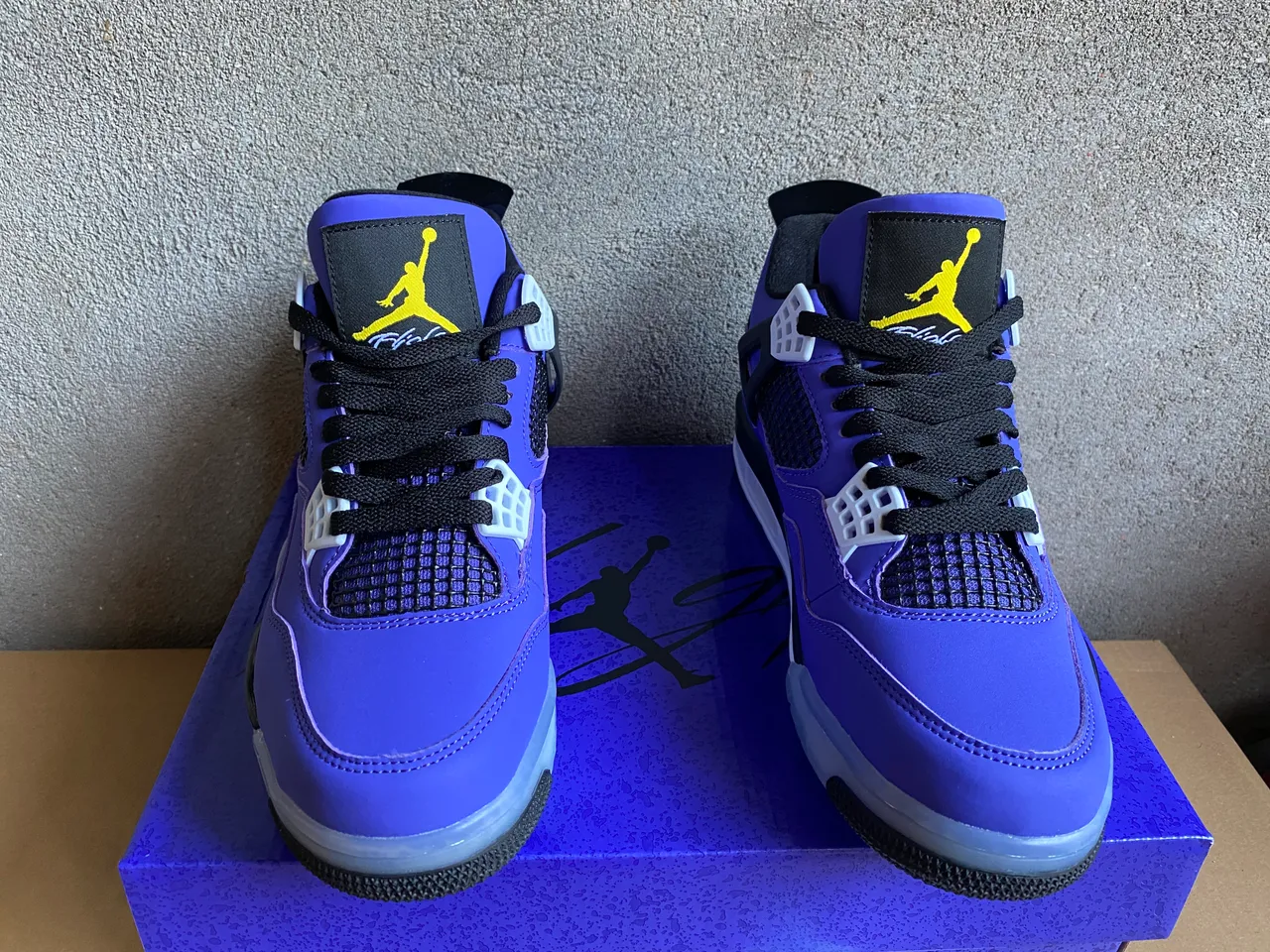 Air Jordan 4 紫色黑色白色篮球鞋 3