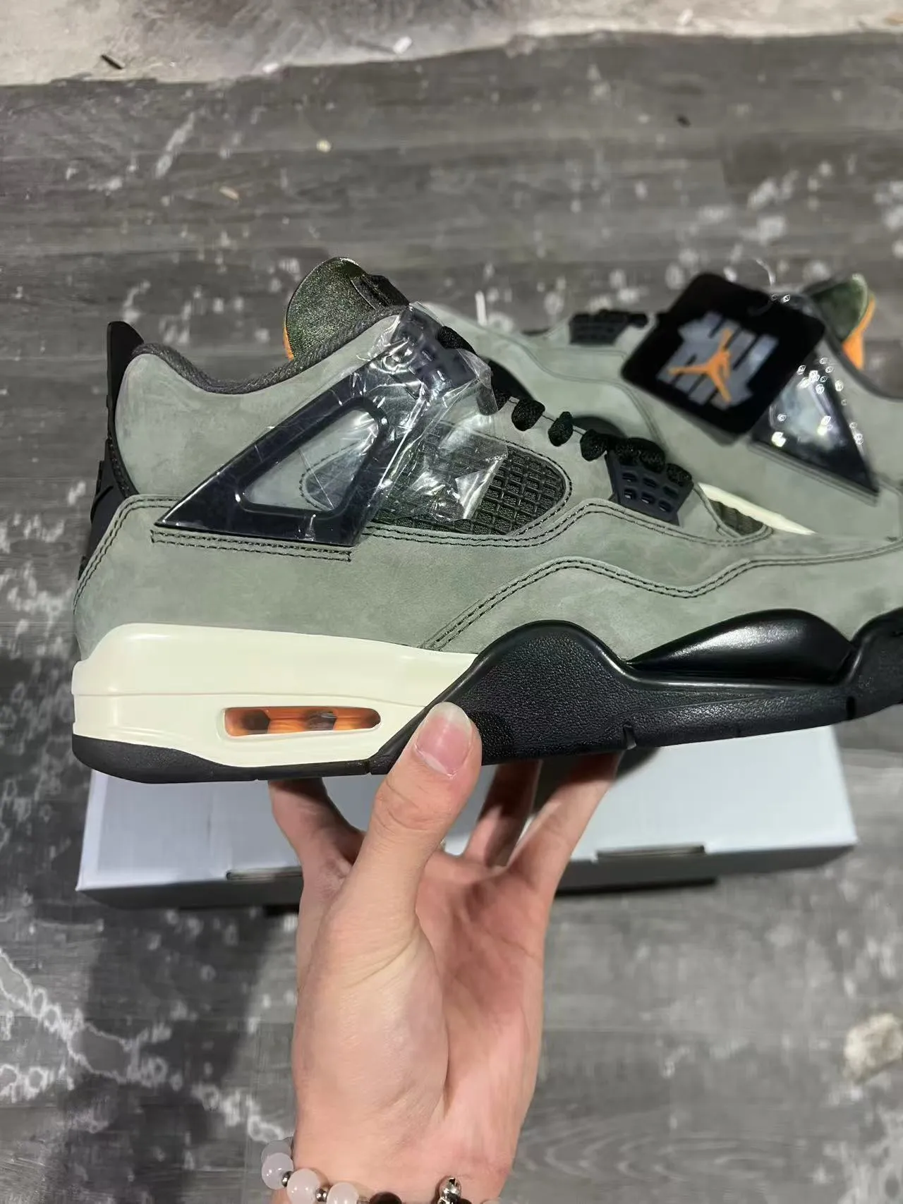 Zapatillas de baloncesto Air Jordan 4 de ante verde salvia 7