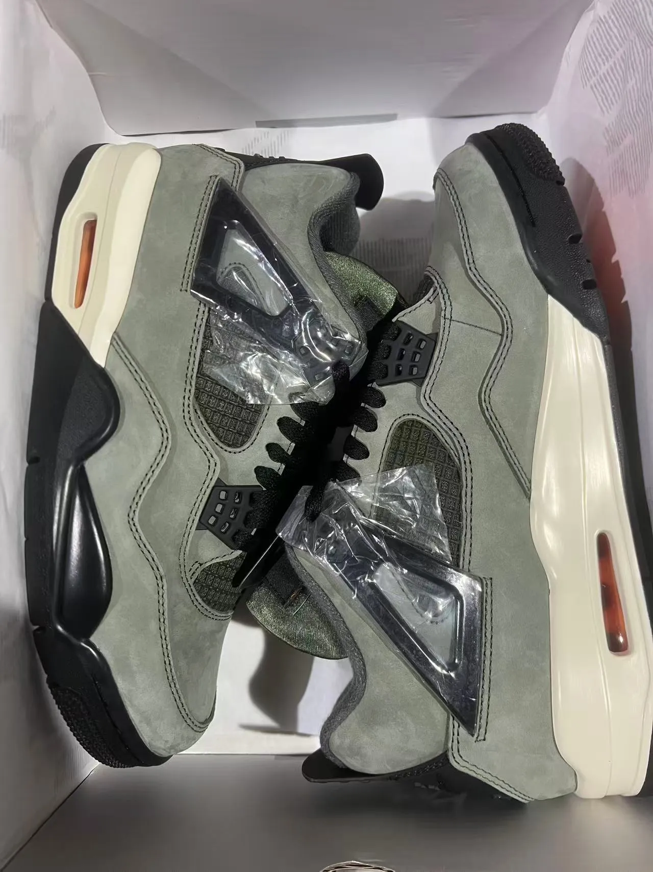 Zapatillas de baloncesto Air Jordan 4 de ante verde salvia 9