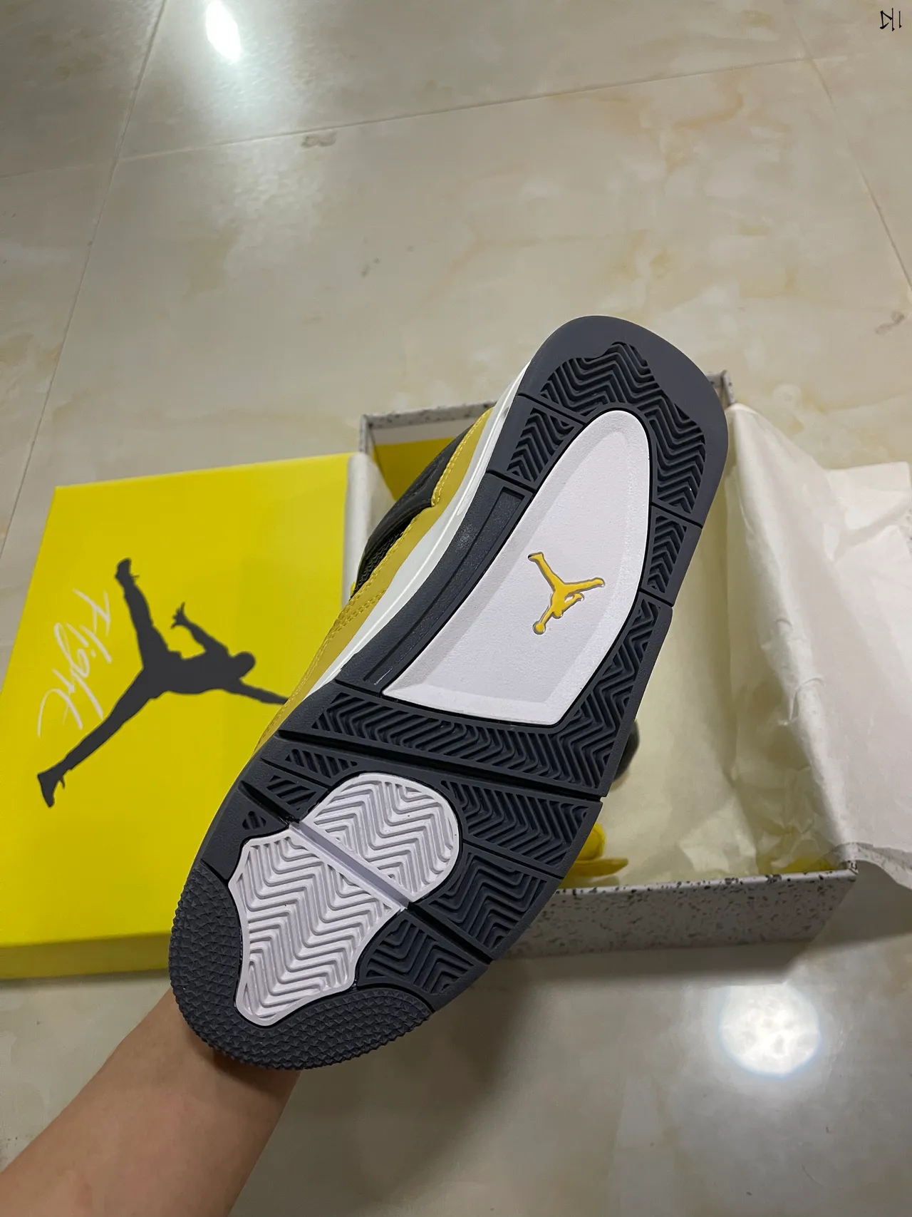 Air Jordan 4 Jaune Noir Blanc Chaussures de Basketball 6
