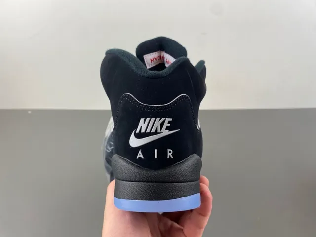 Air Jordan 5 Black Light Blue Cement أحذية كرة السلة 4