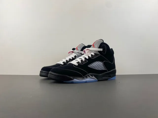 Air Jordan 5 Black Light Blue Cement أحذية كرة السلة 10