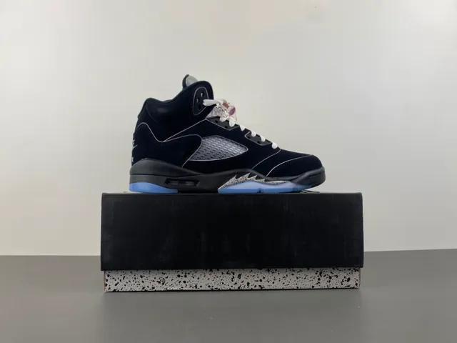 Air Jordan 5 Black Light Blue Cement أحذية كرة السلة 16