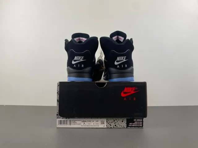 Air Jordan 5 Black Light Blue Cement أحذية كرة السلة 18