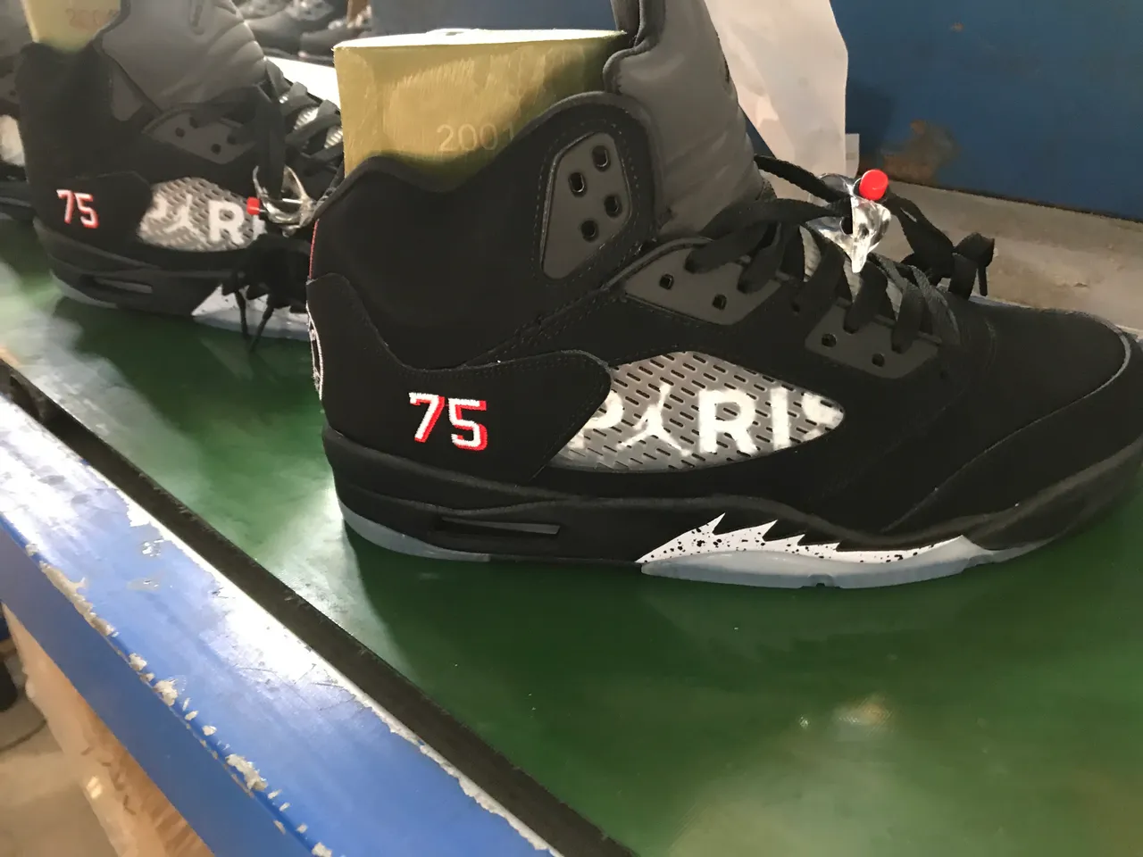 Air Jordan 5 काला लाल '75' बास्केटबॉल जूते 5