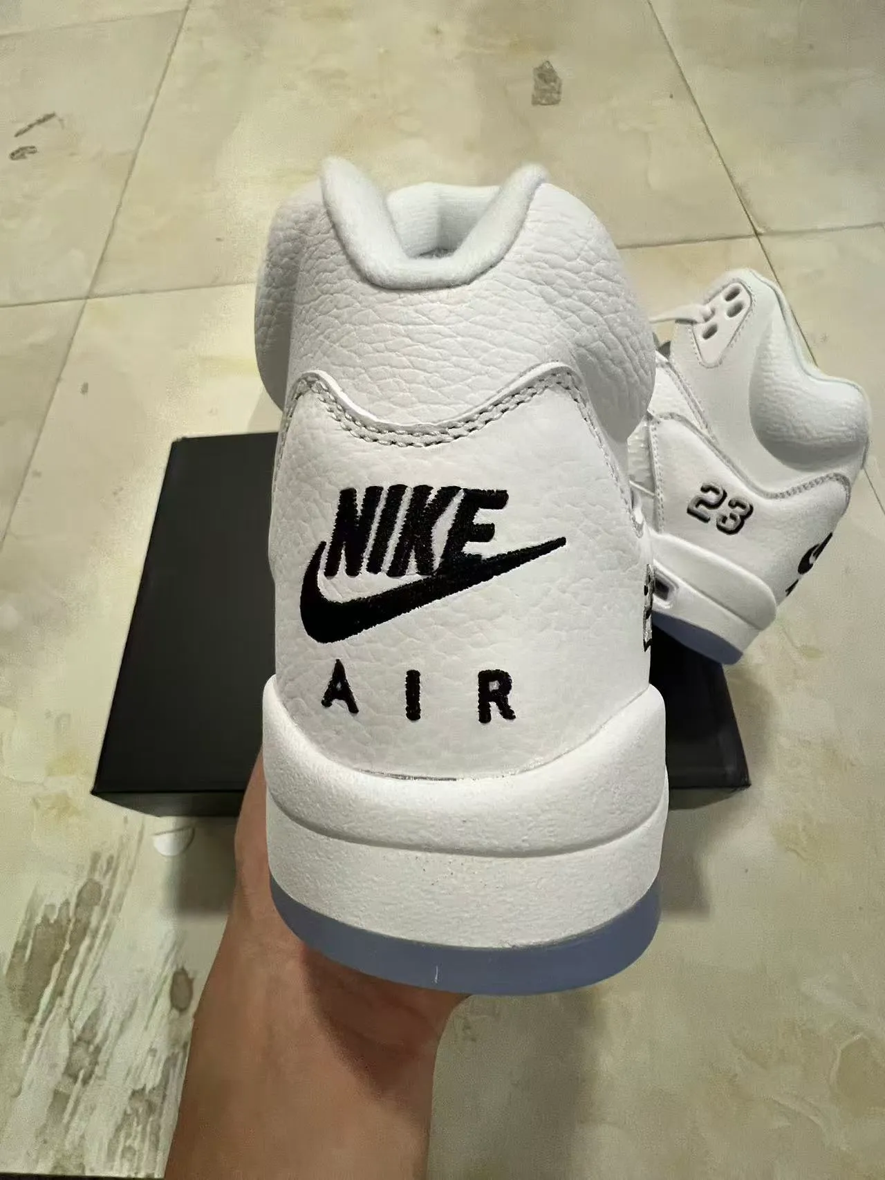 Air Jordan 5 सफ़ेद काला '23' बास्केटबॉल जूते 8