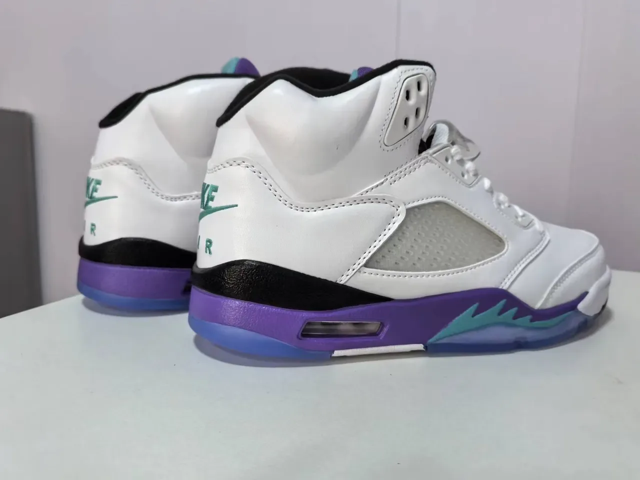 Air Jordan 5 Branco Roxo Turquesa Tênis de Basquete 2