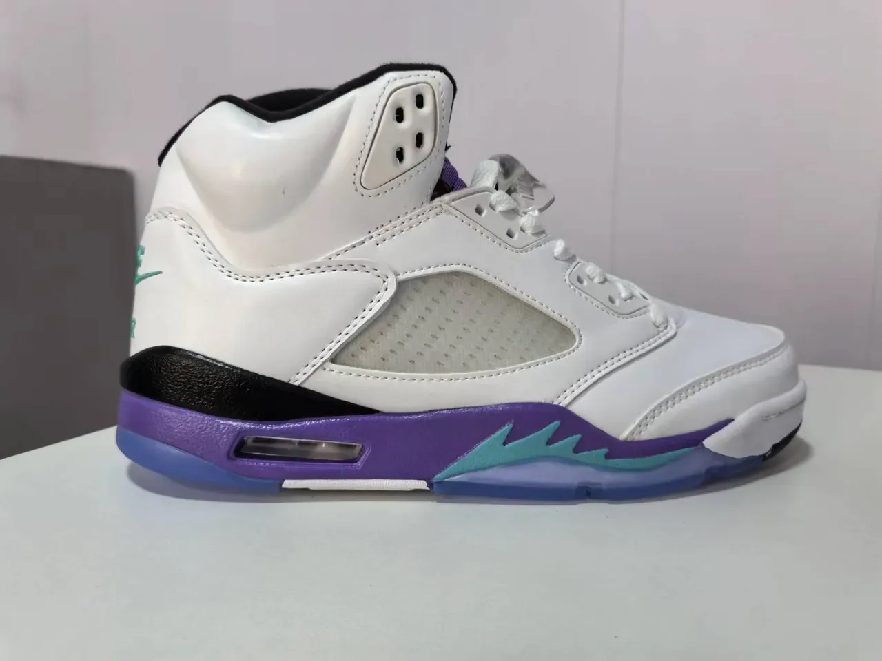 Air Jordan 5 Branco Roxo Turquesa Tênis de Basquete 3