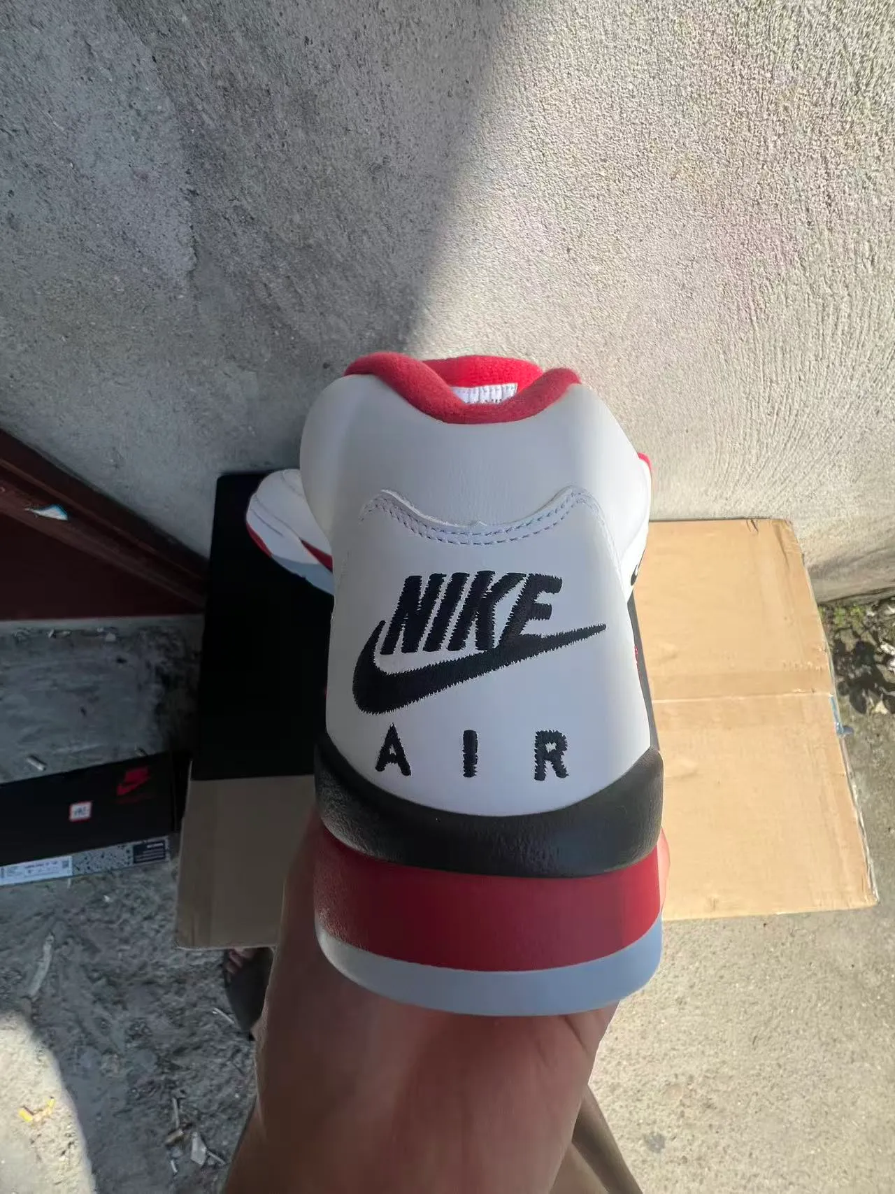 Air Jordan 5 chaussures de basketball blanc rouge noir 8