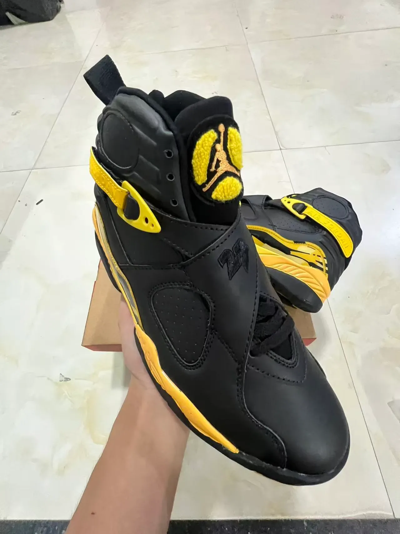 Air Jordan 8 Preto Amarelo Tênis de Basquete 2
