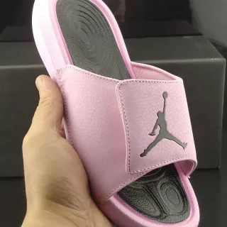 Air Jordan 粉黑色荔枝纹仿皮鞋面模压鞋床拖鞋