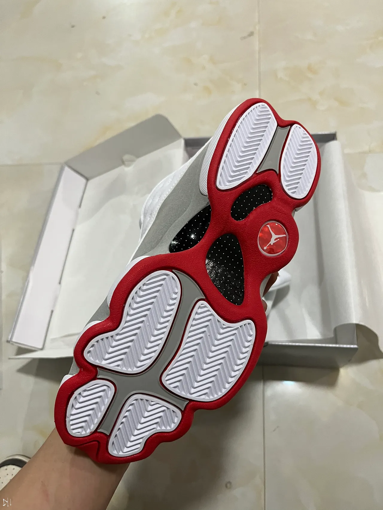 Air Jordan White Gray Perforated Leather Upper Layered Segmented Midsole Basketball Shoes 5