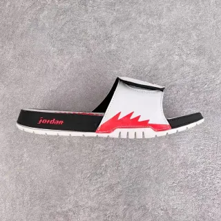 Chanclas Air Jordan silueta slide con gráfico de llamas asimétrico blanco y rojo