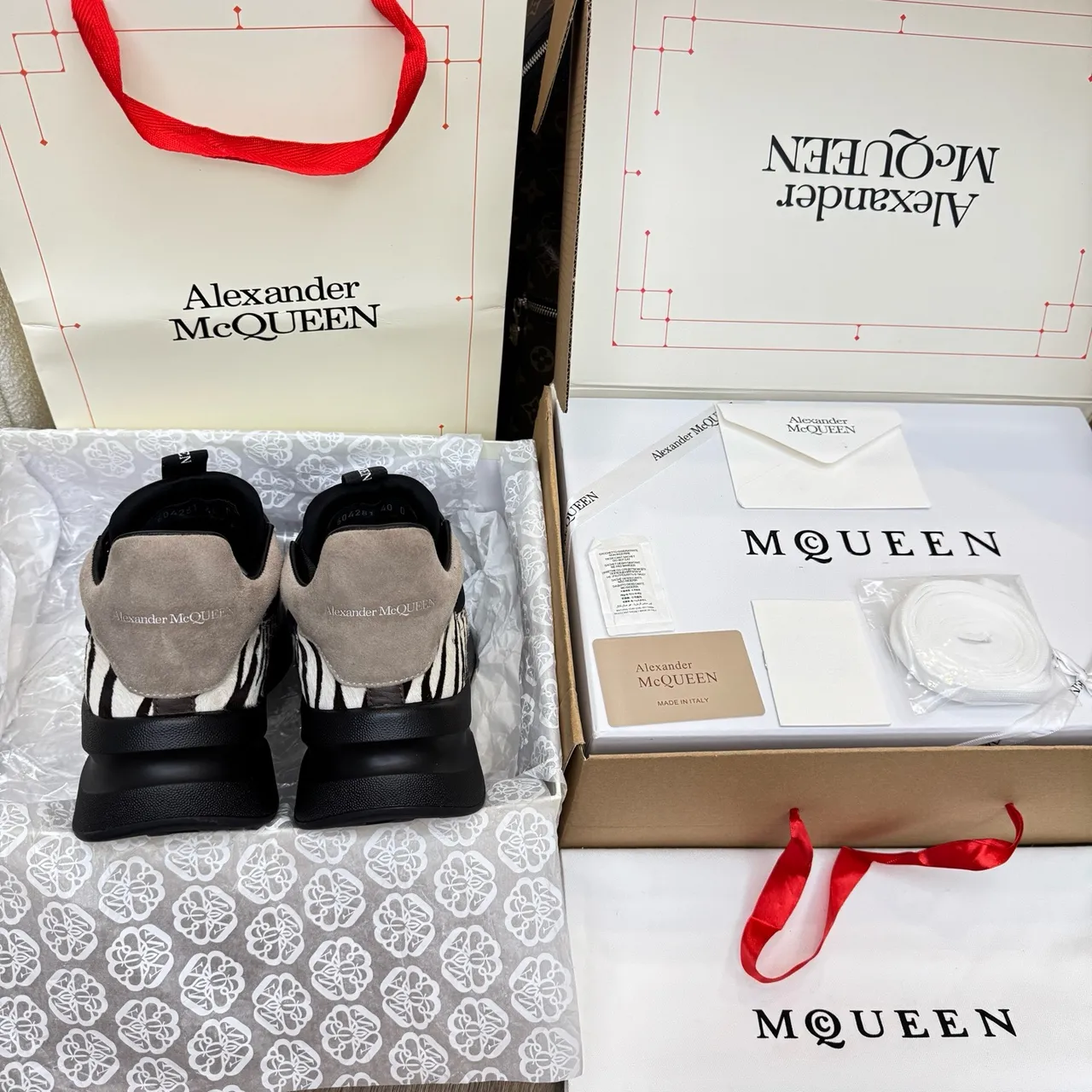 Alexander McQueen 黑色 棕色 超大 平台 鞋底 斑马纹 头层小牛皮 面板 粗厚 运动鞋 3