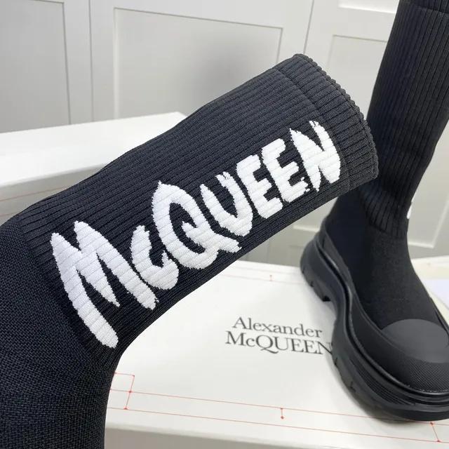 Alexander McQueen 黑色白色针织袜顶 Logo集成 膝靴 3