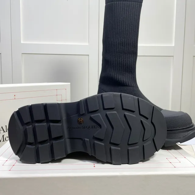Alexander McQueen 黑色白色针织袜顶 Logo集成 膝靴 4