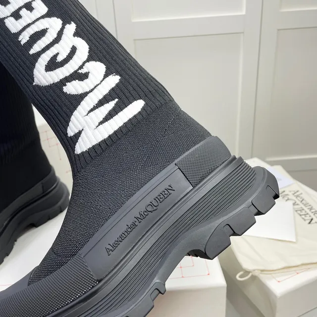 Alexander McQueen 黑色白色针织袜顶 Logo集成 膝靴 5