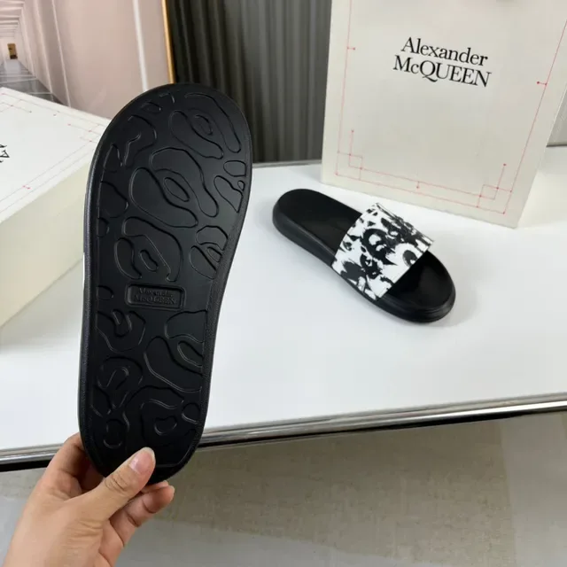 Alexander McQueen Graphic Print Slide Slippers 2