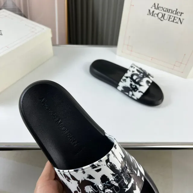 Alexander McQueen Graphic Print Slide Slippers 3