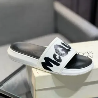 نعال منصة مع حزام جرافيكي Alexander McQueen