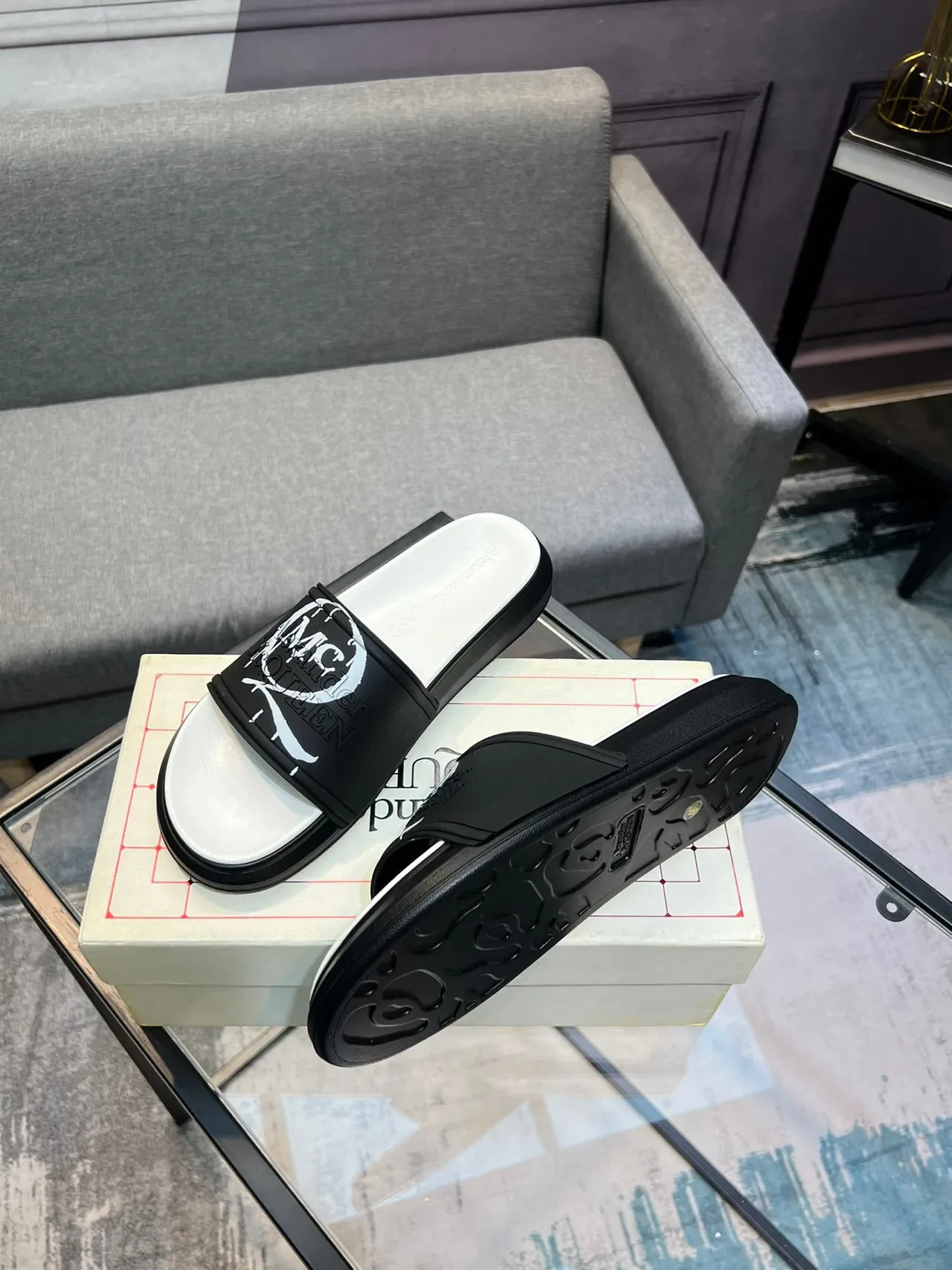 Alexander McQueen Logo-Print Black and White Slide Slippers 4