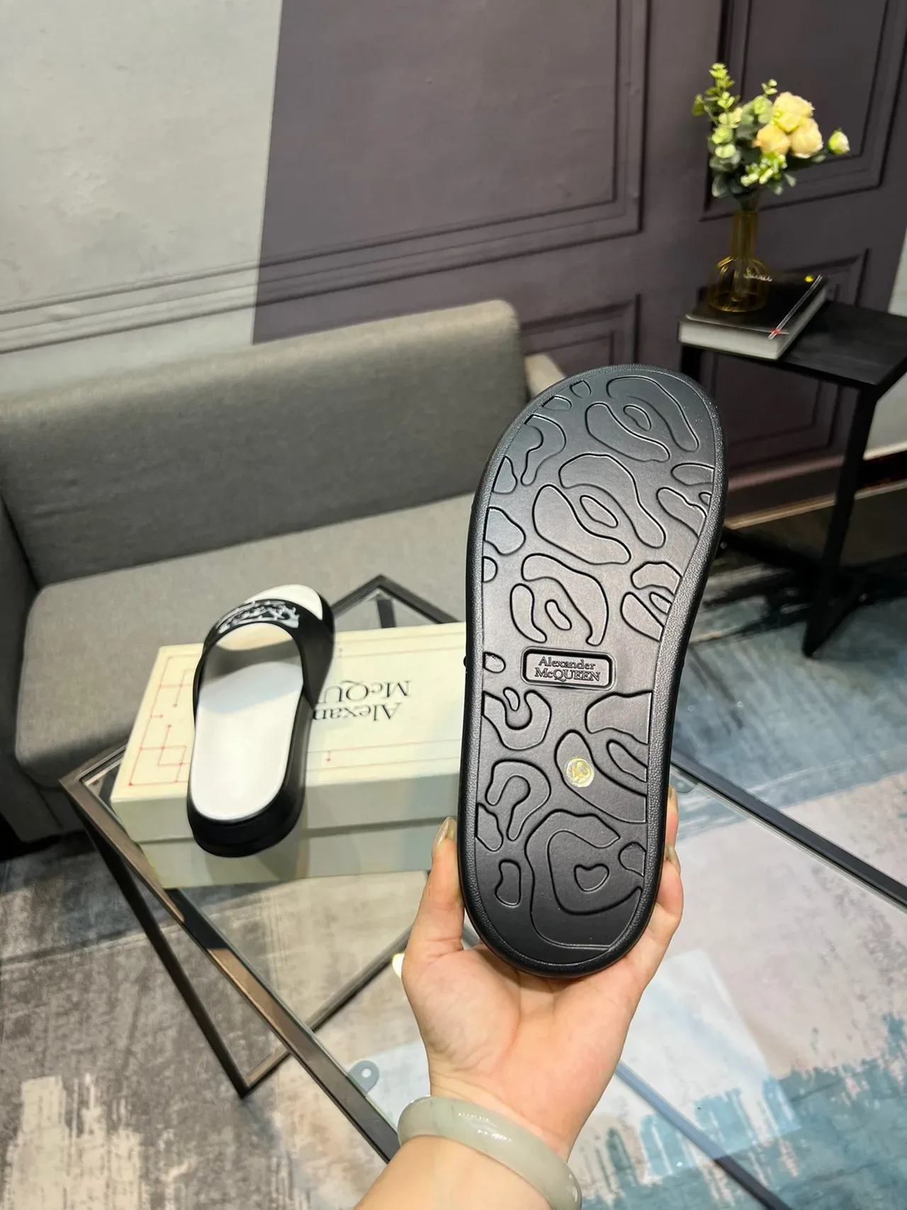 Alexander McQueen Logo-Print Black and White Slide Slippers 7