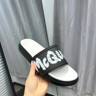 Alexander McQueen Logo Slide काला सफेद पट्टी प्लेटफॉर्म सोल स्लिपर्स