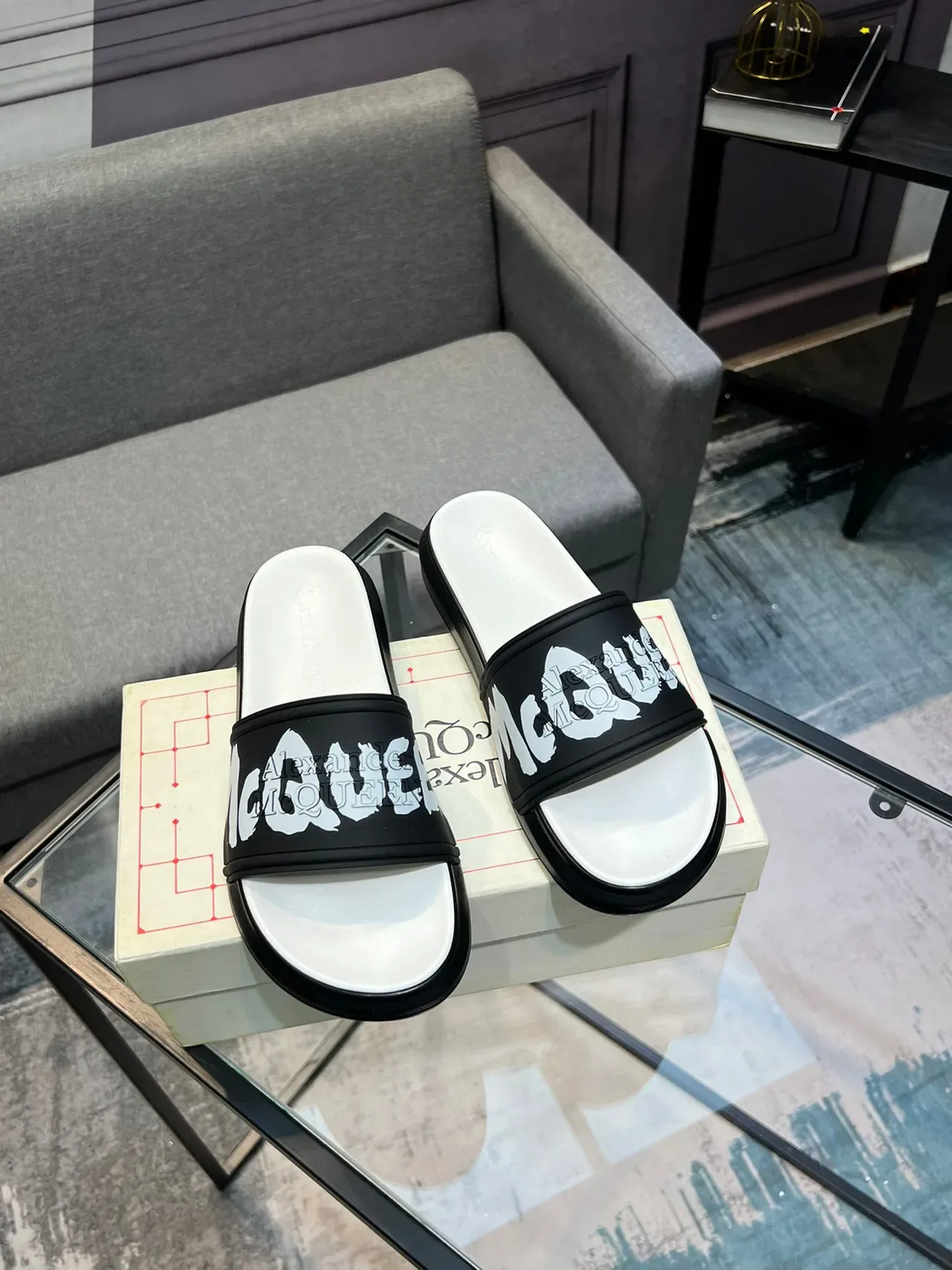 Alexander McQueen Logo Slide काला सफेद पट्टी प्लेटफॉर्म सोल स्लिपर्स 5