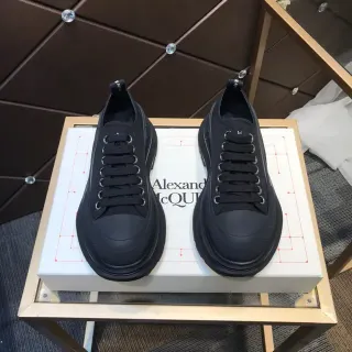 Alexander McQueen oversized काला लाइफस्टाइल स्नीकर