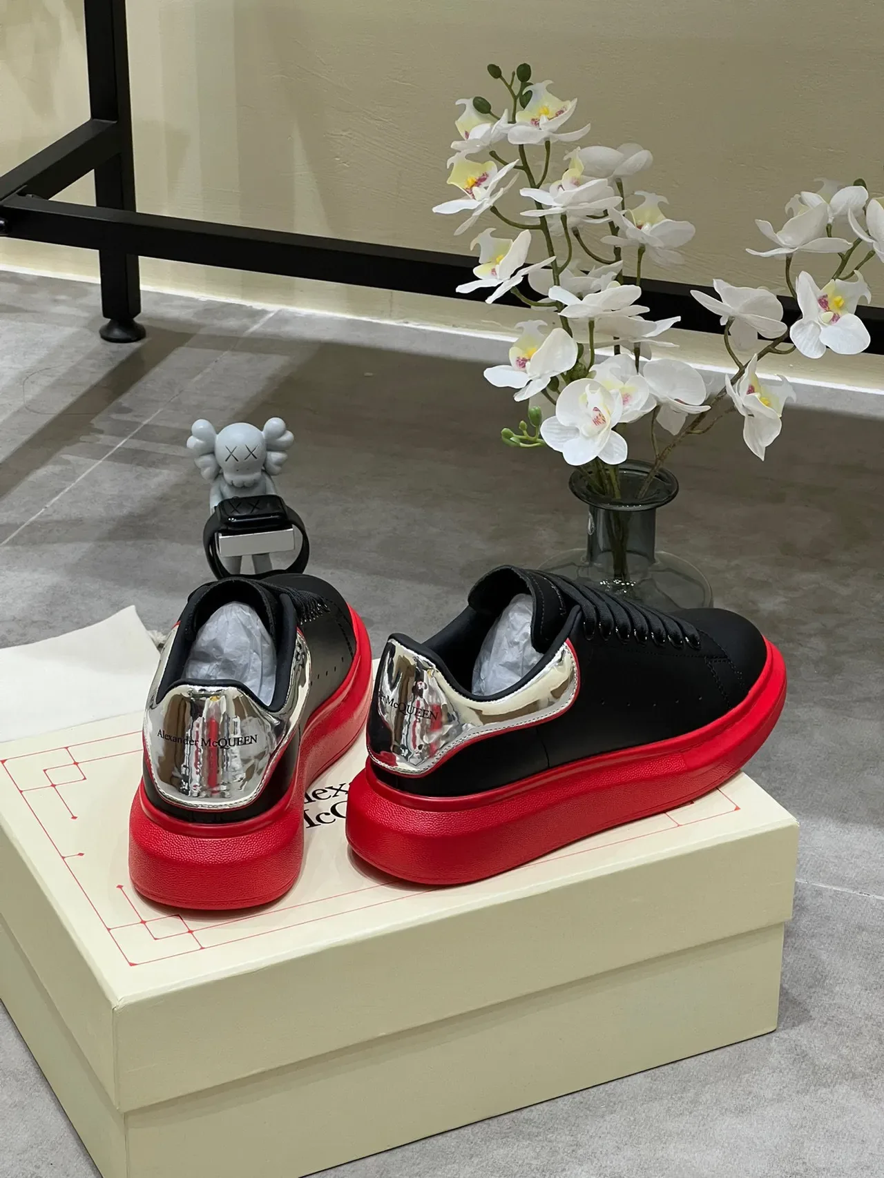 Alexander McQueen zapatillas oversized negro plateado rojo lifestyle sneakers 2