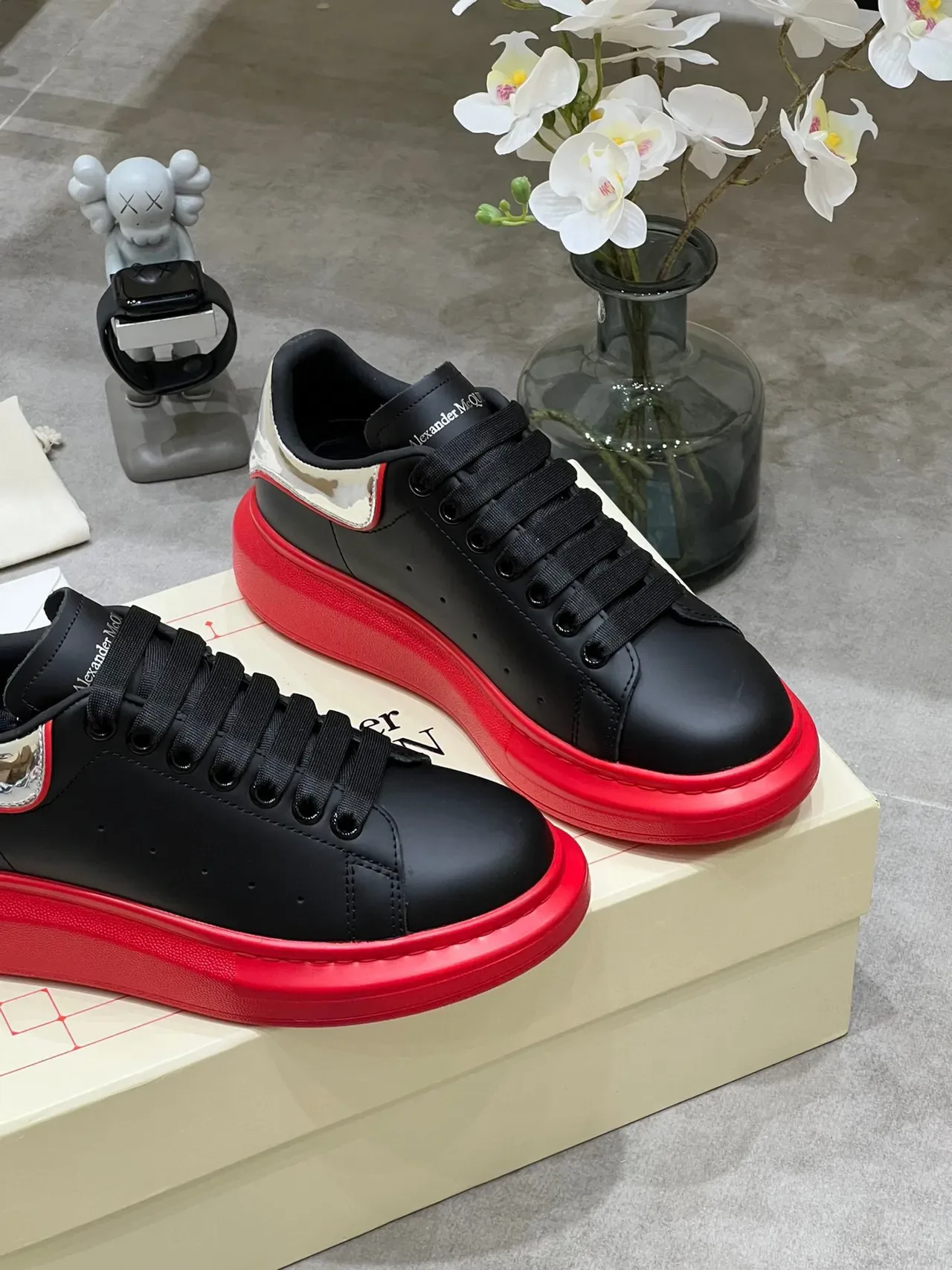 Alexander McQueen zapatillas oversized negro plateado rojo lifestyle sneakers 4