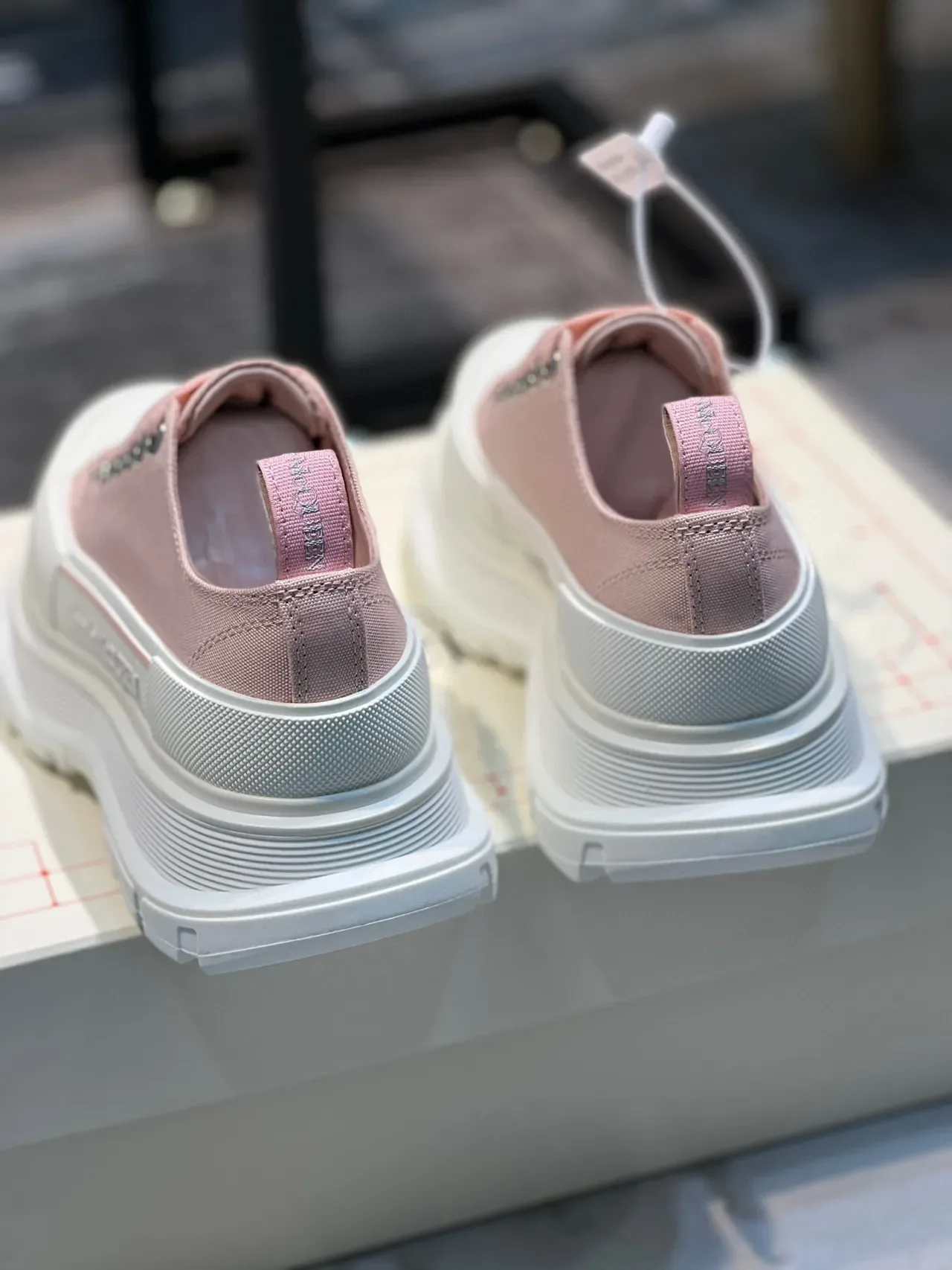 Alexander McQueen Oversized Sneaker Dusty Pink White 生活球鞋 2