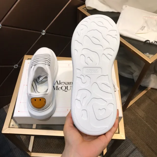 Alexander McQueen Oversized 白色黑色鞋底 弹力带系带 生活方式运动鞋 4