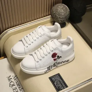 Alexander McQueen Oversized Sneaker White Embroidered Rose Lifestyle Sneakers