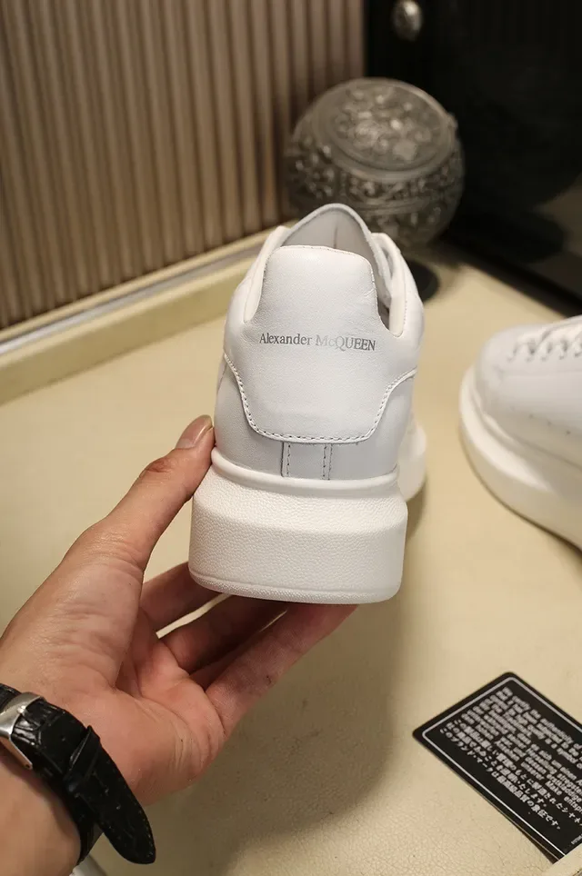 Alexander McQueen 白色绣花玫瑰 宽松生活方式运动鞋 2