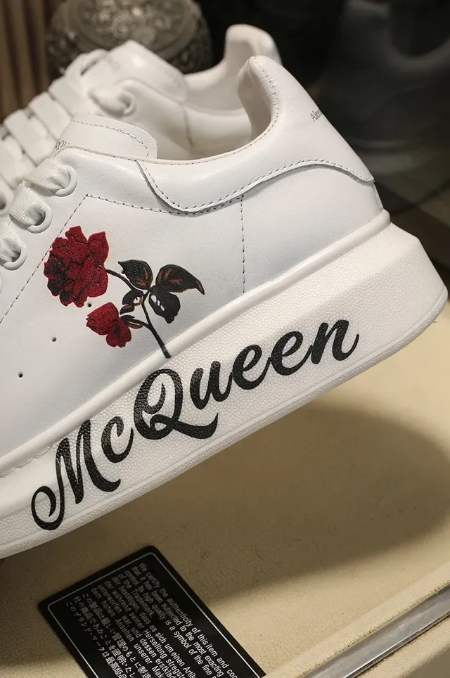 Alexander McQueen 白色绣花玫瑰 宽松生活方式运动鞋 3