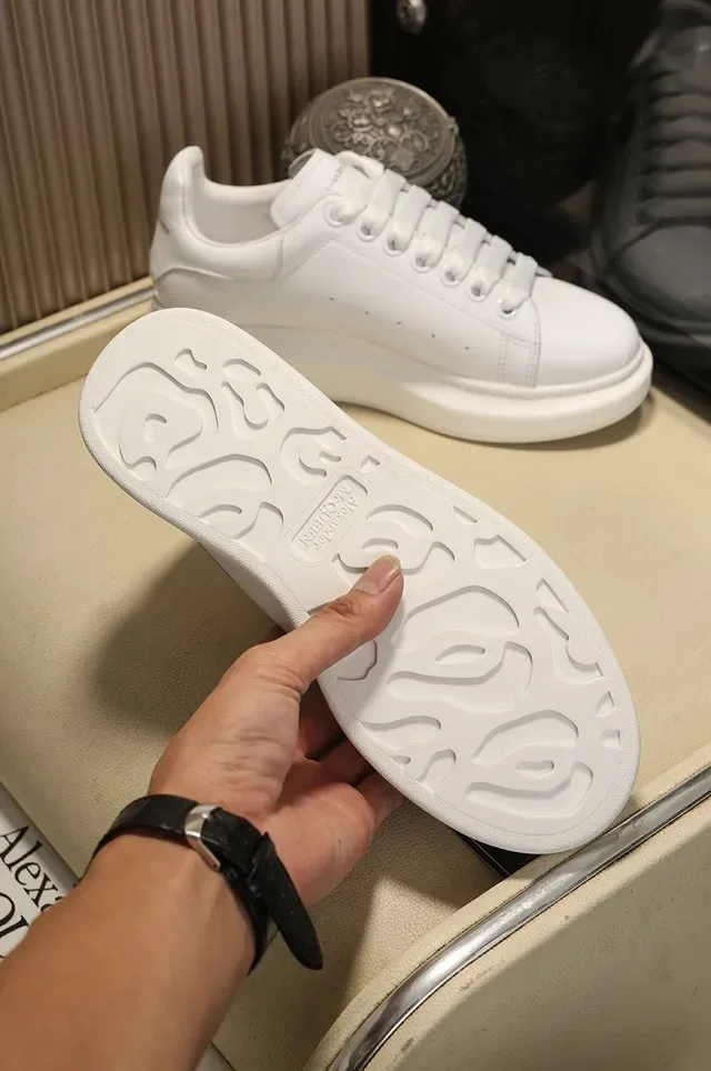 Alexander McQueen 白色绣花玫瑰 宽松生活方式运动鞋 5