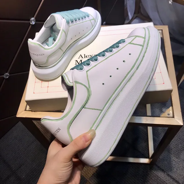 Alexander McQueen 超大运动鞋 白色绿色 平台鞋底 无鞋带 拉链式穿脱 生活方式运动鞋 4