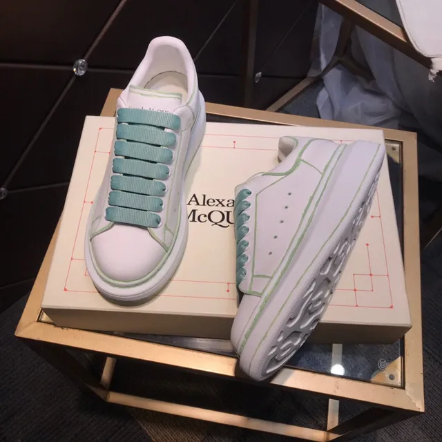 Alexander McQueen 超大运动鞋 白色绿色 平台鞋底 无鞋带 拉链式穿脱 生活方式运动鞋 7