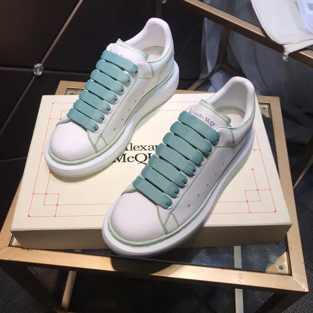 Alexander McQueen 超大运动鞋 白色绿色 平台鞋底 无鞋带 拉链式穿脱 生活方式运动鞋 8