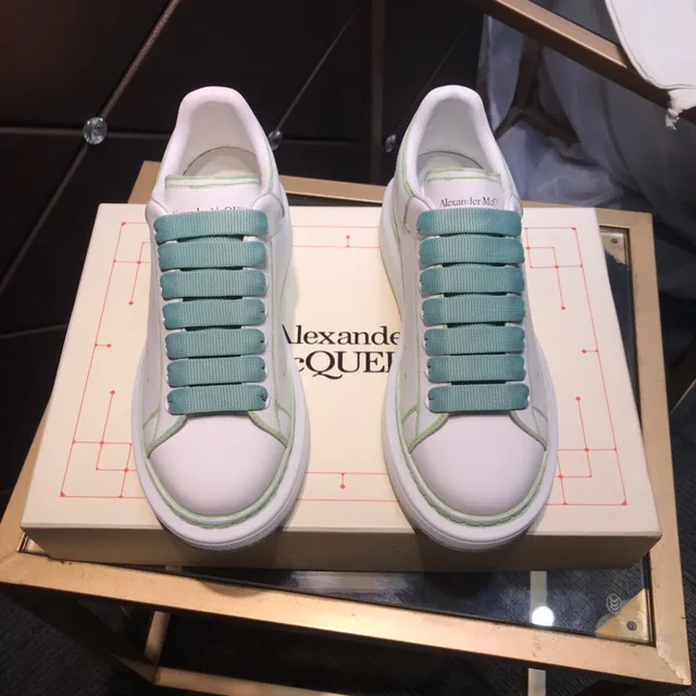 Alexander McQueen 超大运动鞋 白色绿色 平台鞋底 无鞋带 拉链式穿脱 生活方式运动鞋 9