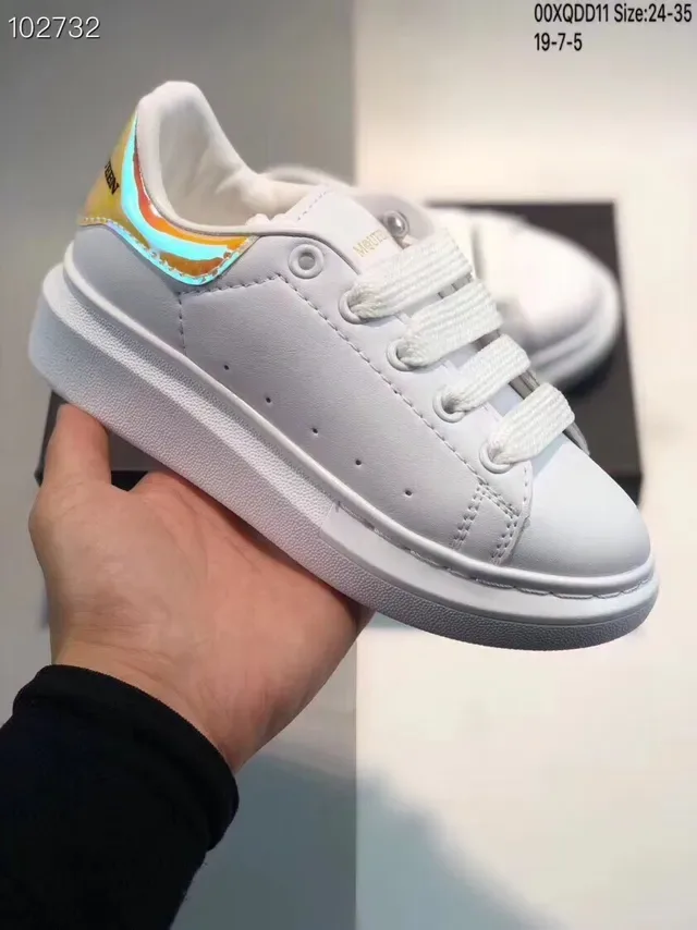 Alexander McQueen حذاء oversized أبيض وأحمر كعب منصة صناديق أصابع مثقوبة sneakers lifestyle 8
