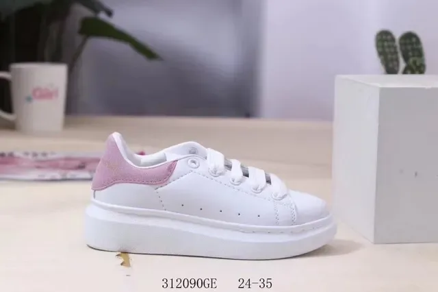 Alexander McQueen حذاء oversized أبيض وأحمر كعب منصة صناديق أصابع مثقوبة sneakers lifestyle 9