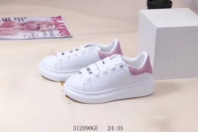 Alexander McQueen حذاء oversized أبيض وأحمر كعب منصة صناديق أصابع مثقوبة sneakers lifestyle 11